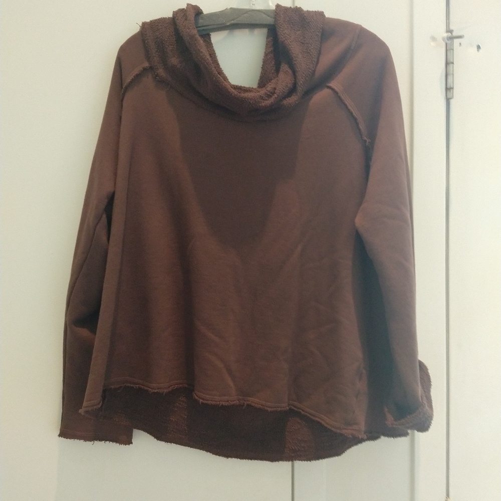 Nwt plume and Thread cowl neck sweatshirt